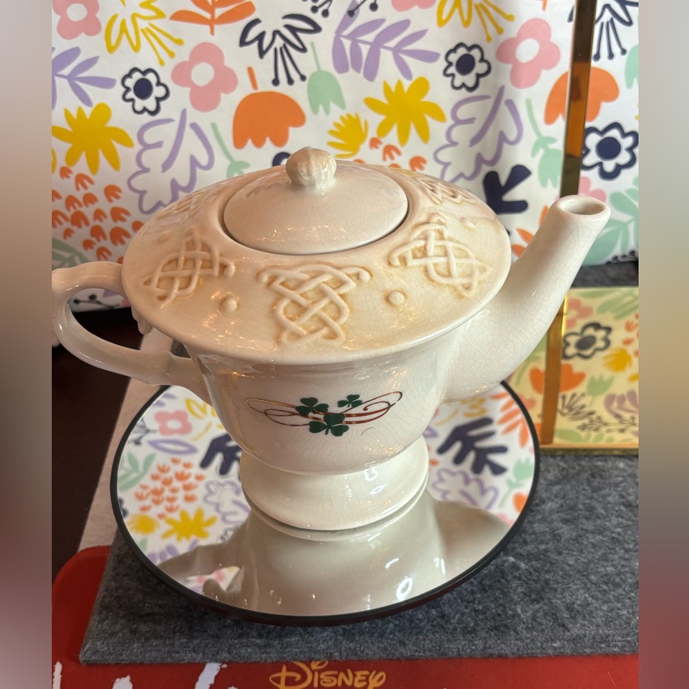 Russ Irish Teapot vintage